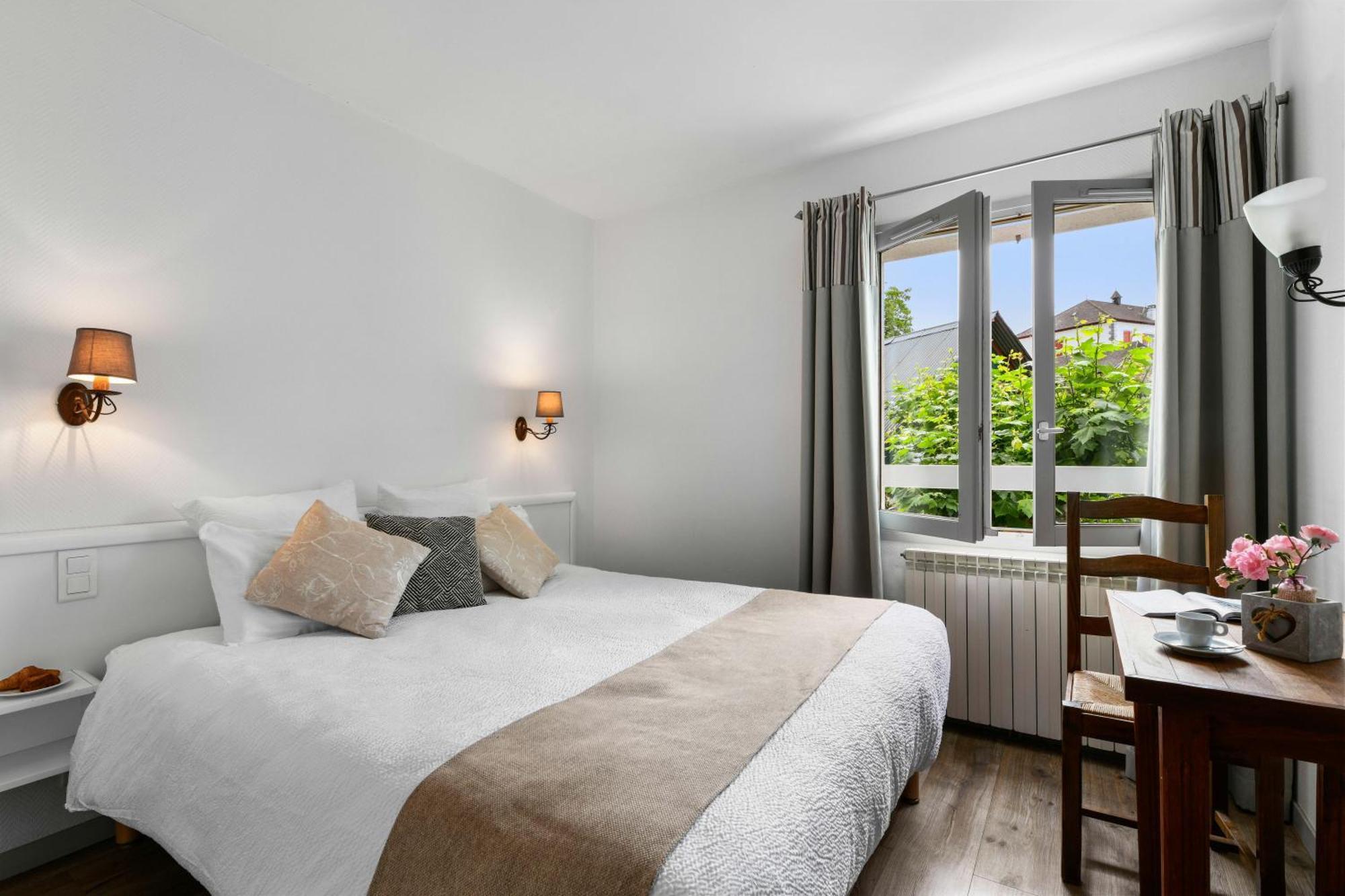 Logis Hotel Etchemaite Larrau Eksteriør bilde