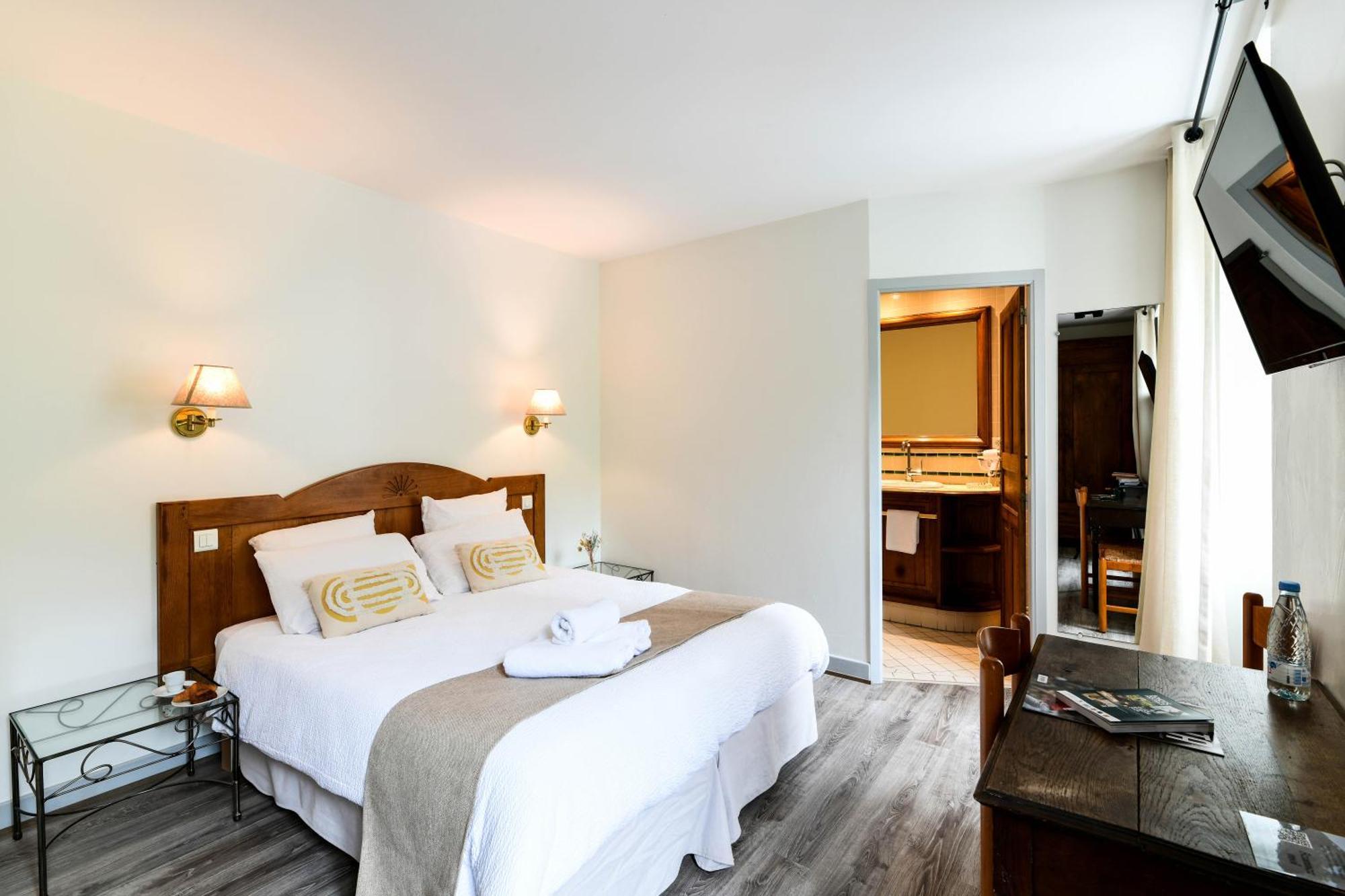 Logis Hotel Etchemaite Larrau Eksteriør bilde
